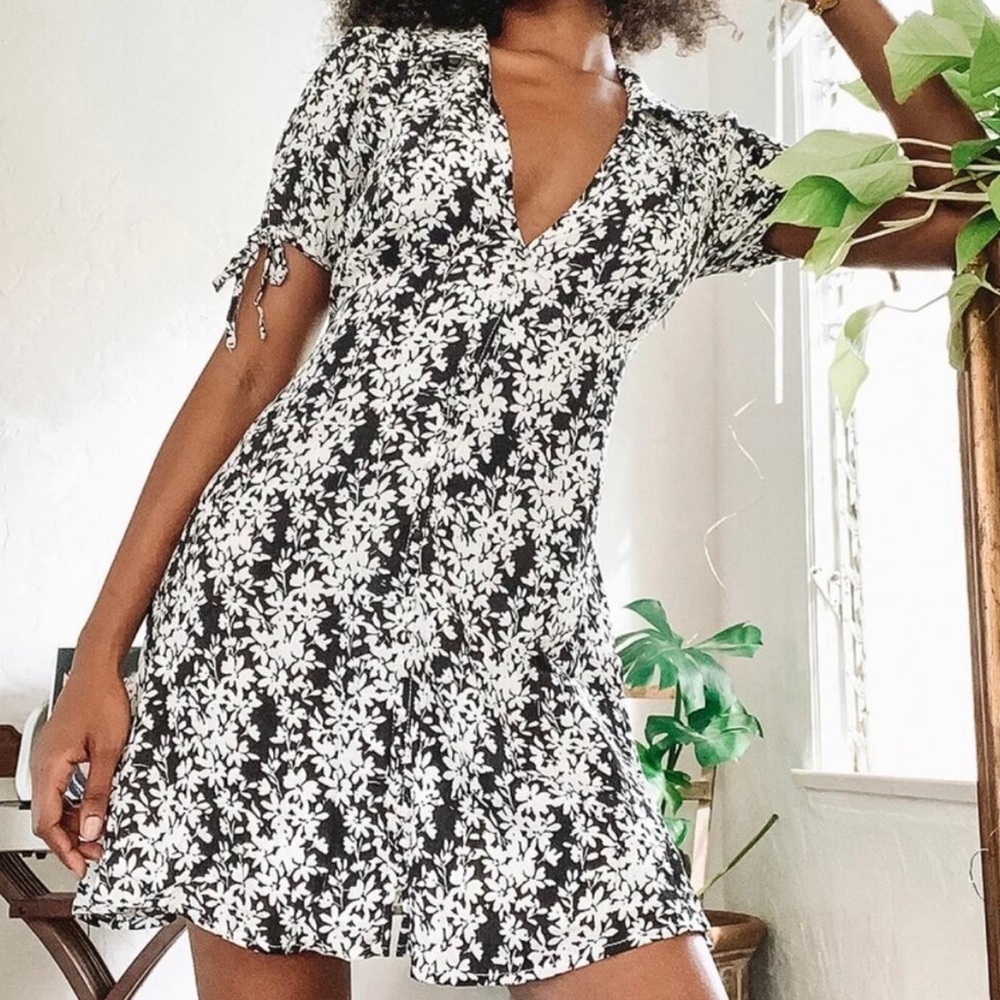 Lulus Supremely Sweet Blue/White Floral Print Button Front Rayon Mini Dress